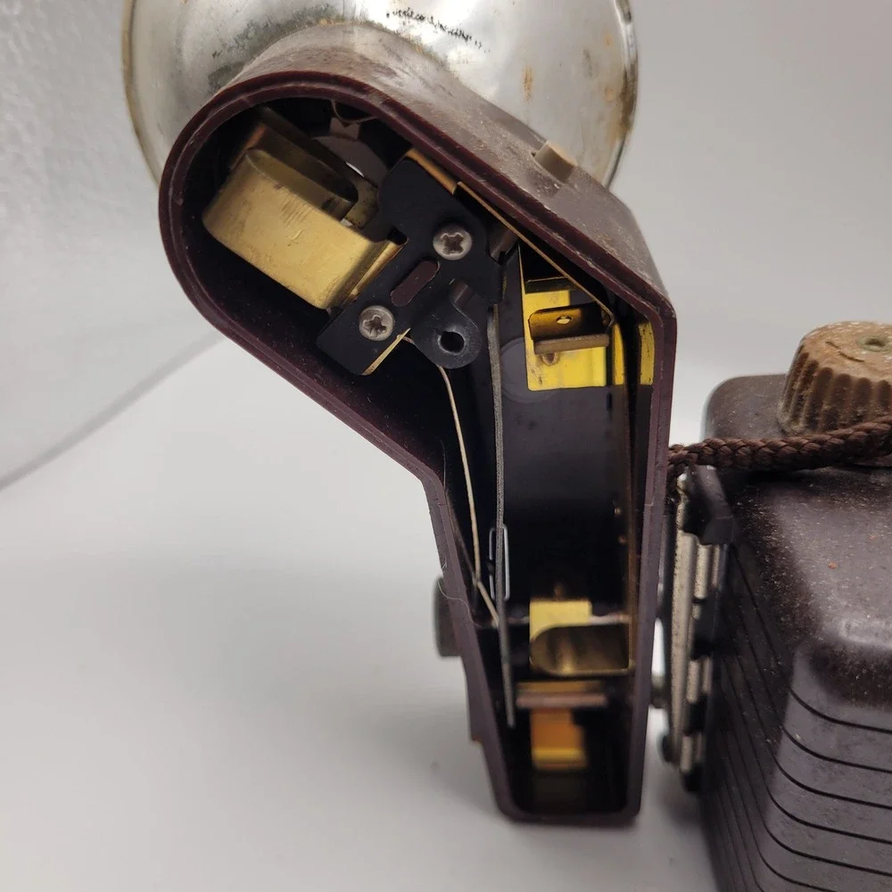 Vintage Kodak Brownie Holiday Flash Camera Dakon Lens Kodalite Flashholder